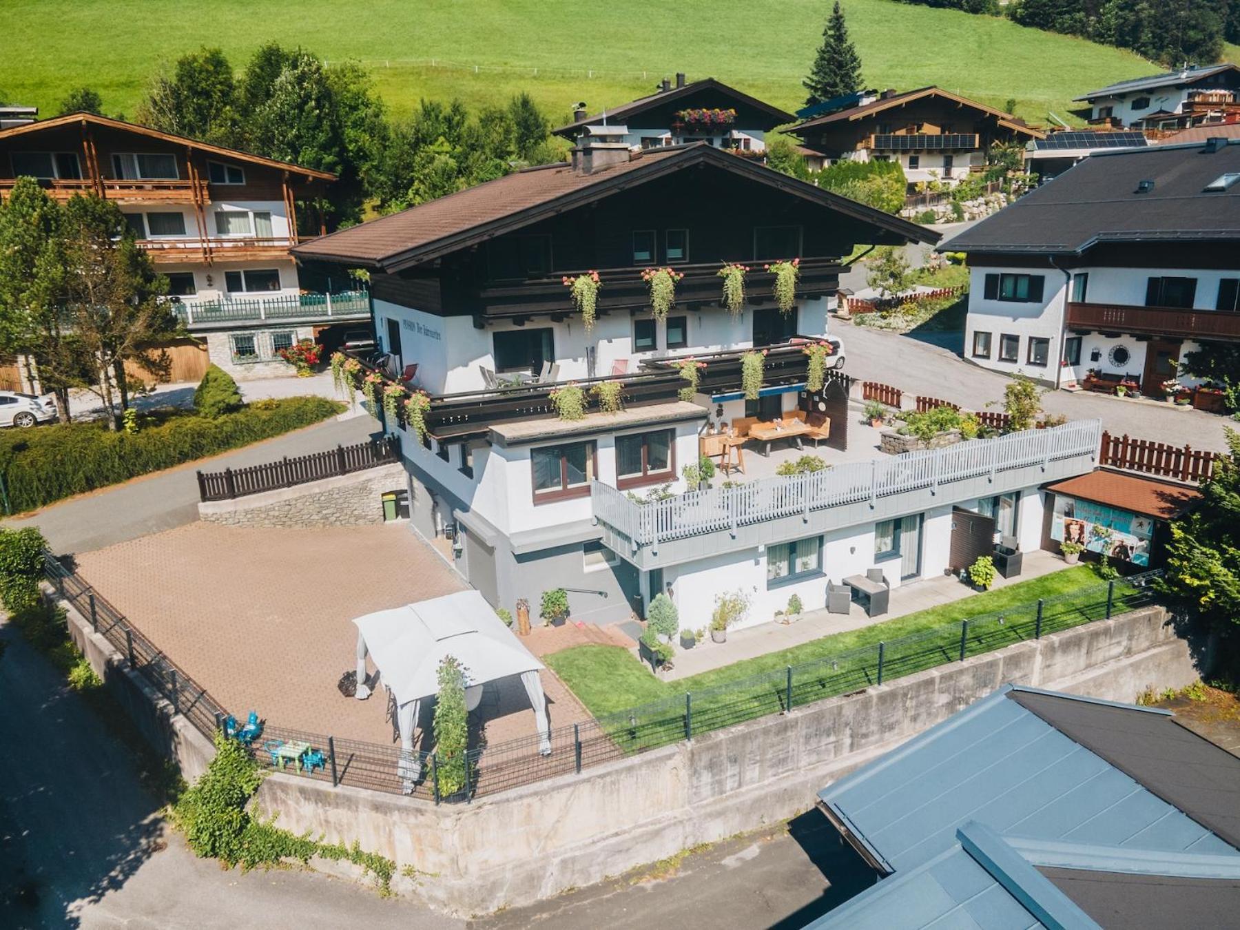 Pension Vier Jahreszeiten Saalbach-Hinterglemm Exterior foto