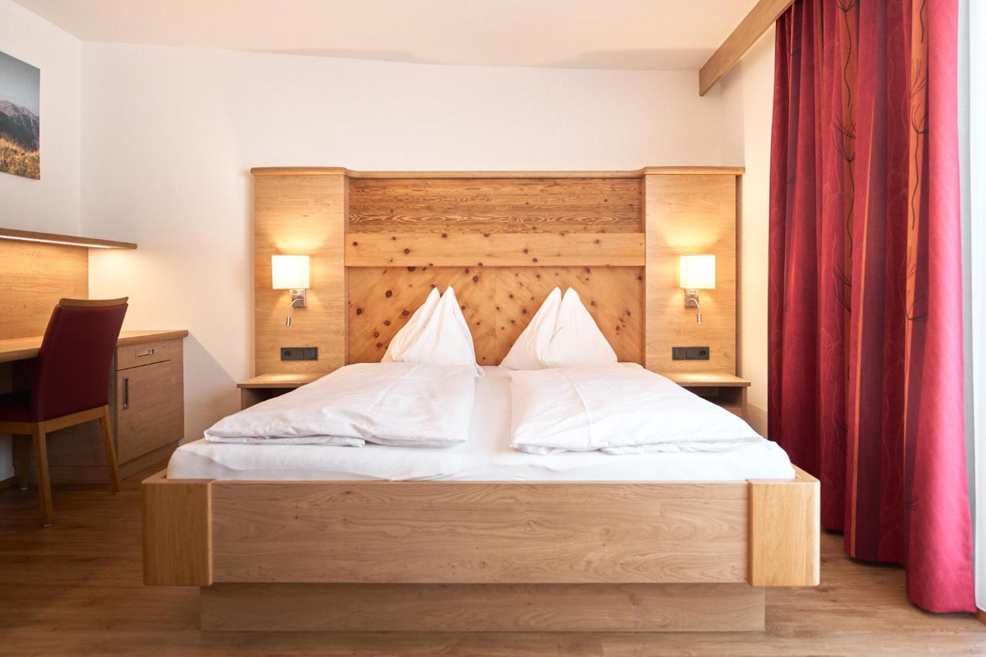 Pension Vier Jahreszeiten Saalbach-Hinterglemm Exterior foto