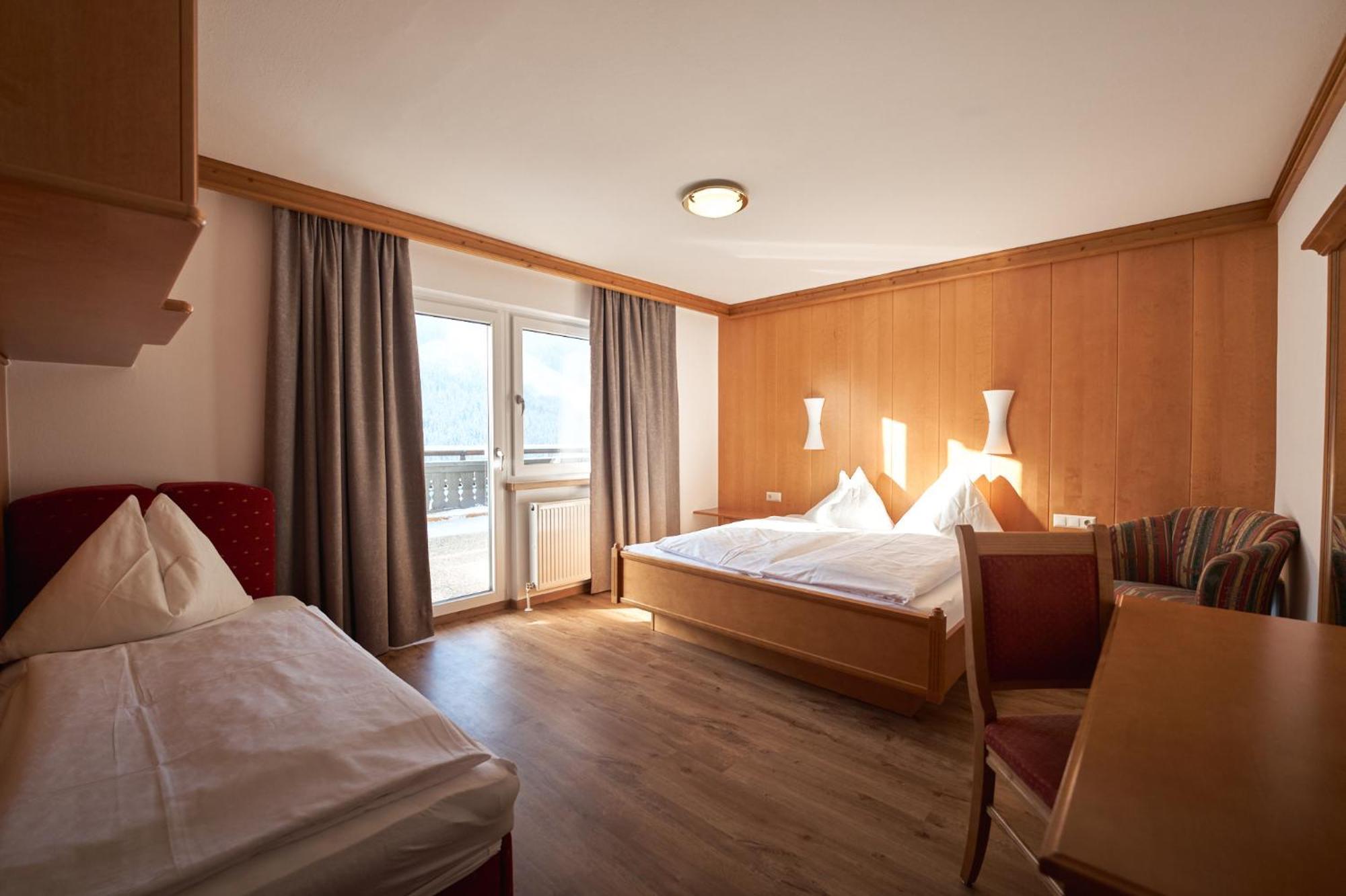 Pension Vier Jahreszeiten Saalbach-Hinterglemm Exterior foto